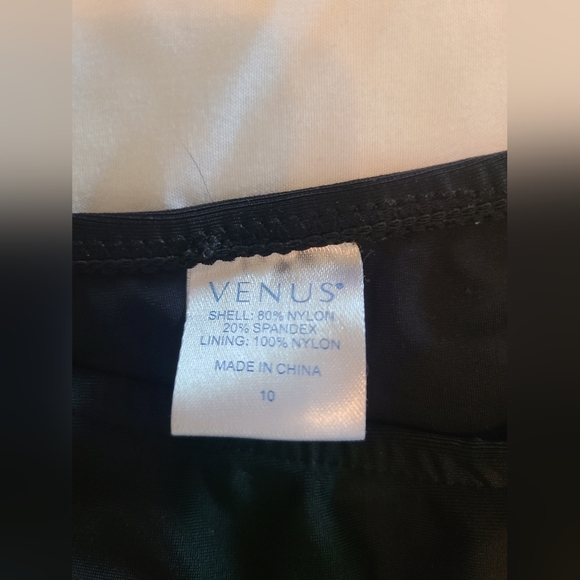 Bikini - Picture 4 of 4